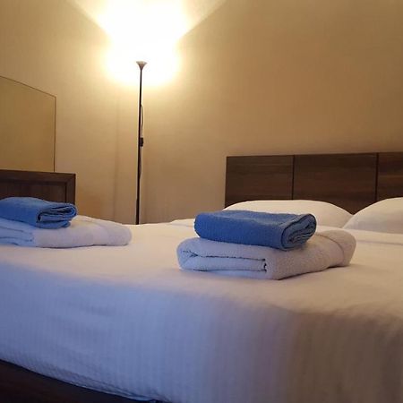 Apartment Rustaveli 1 Tbilisi Buitenkant foto