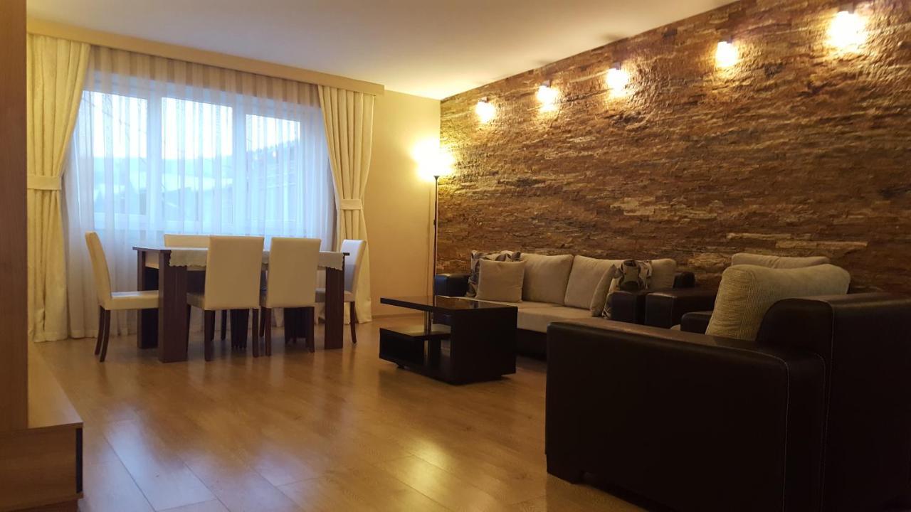 Apartment Rustaveli 1 Tbilisi Buitenkant foto
