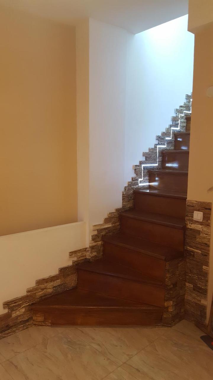 Apartment Rustaveli 1 Tbilisi Buitenkant foto
