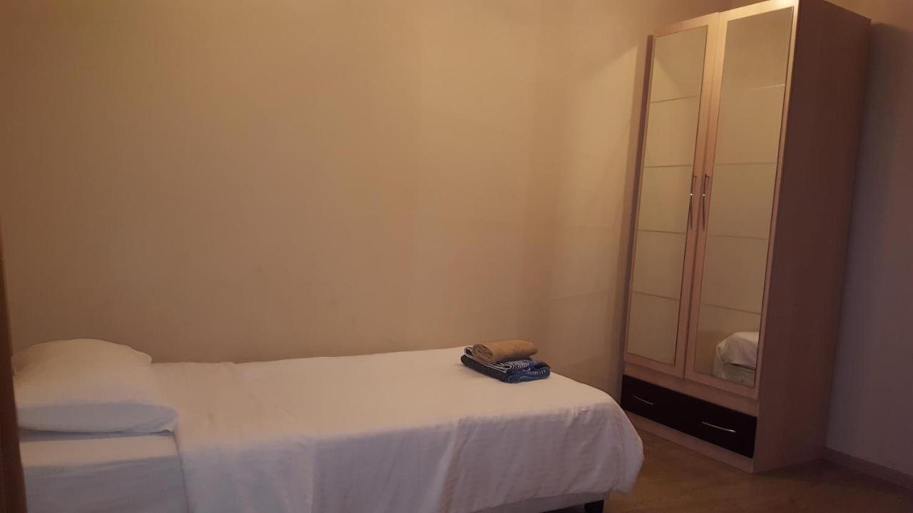 Apartment Rustaveli 1 Tbilisi Buitenkant foto