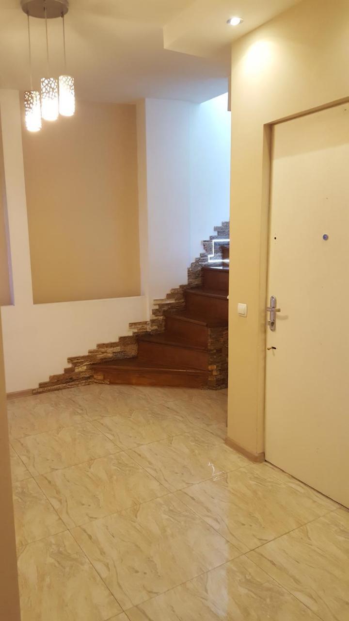 Apartment Rustaveli 1 Tbilisi Buitenkant foto